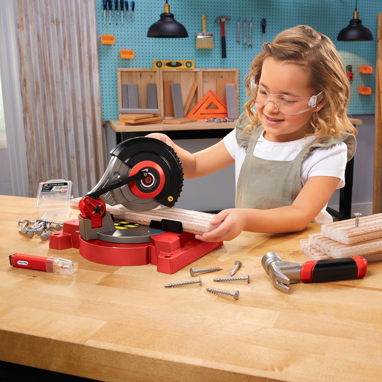 Little Tikes Creative Construction Power Cuts Set with 6 Accessories, Pretend Play Construction Set, for Boys and Girls Ages 3+ Years(Saw)