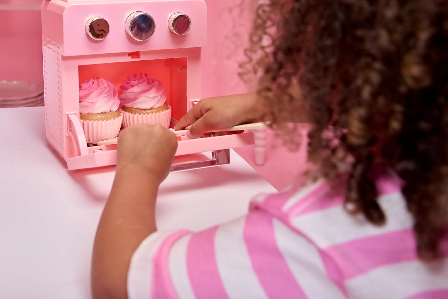 Little Tikes Sweet Spaces Mini Oven – Pink, Imaginative Play, Pretend Play Kitchen, Boys and Girls Ages 3+ Years