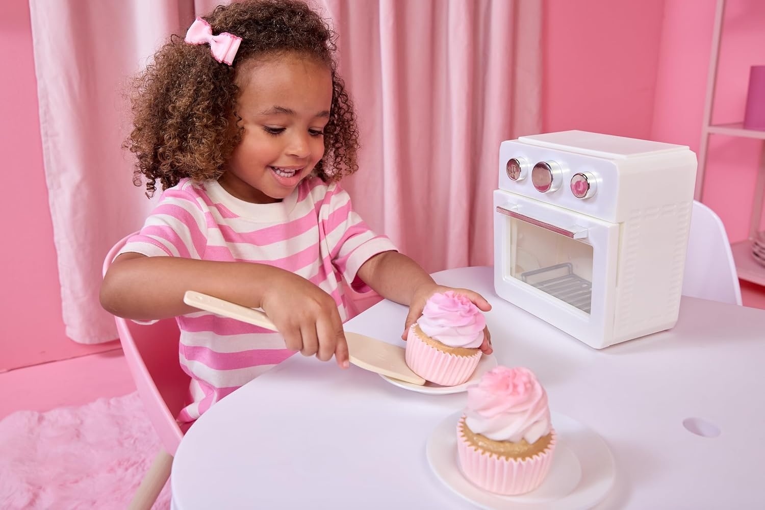 Little Tikes Sweet Spaces Mini Oven – White, Imaginative Play, Pretend Play Kitchen, Boys and Girls Ages 3+ Years