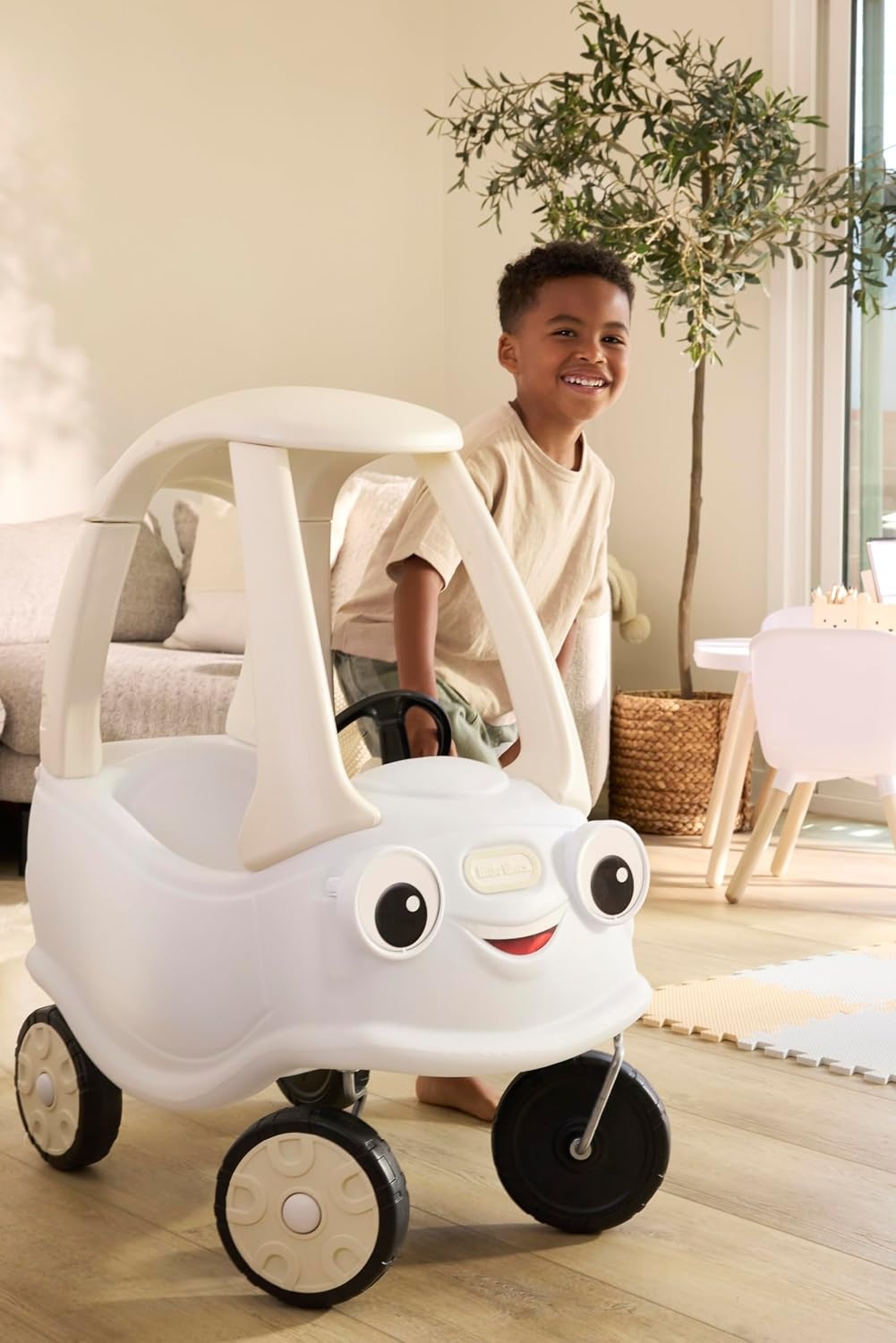 Little Tikes Cloud Collection Cozy Coupe – White, Classic Foot-to-Floor Ride-On Car, Working Door, Steering Wheel, Horn, Removable Floorboard, Indoor/Outdoor Push Car, Toddlers 18 Months to 5 Years
