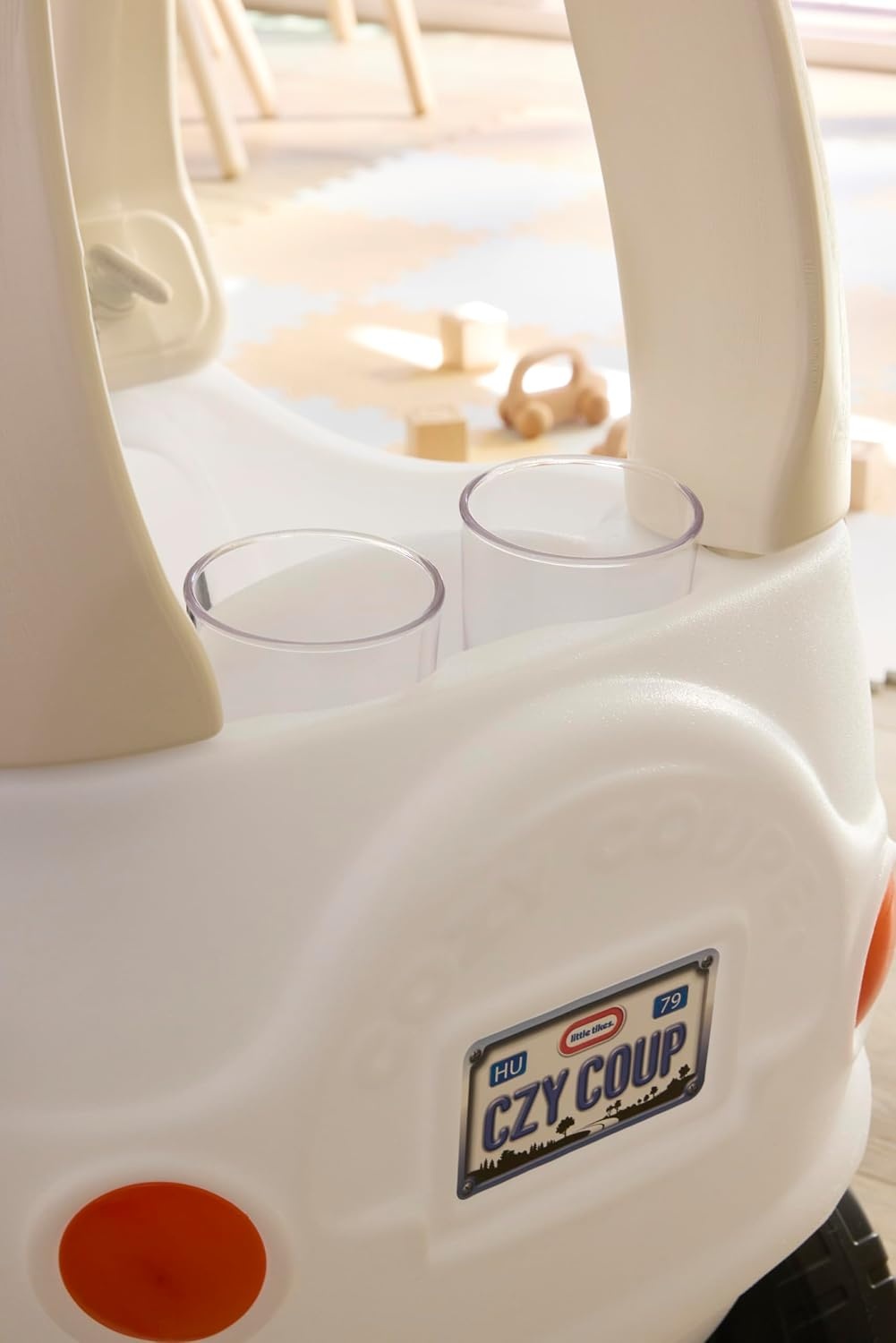 Little Tikes Cloud Collection Cozy Coupe – White, Classic Foot-to-Floor Ride-On Car, Working Door, Steering Wheel, Horn, Removable Floorboard, Indoor/Outdoor Push Car, Toddlers 18 Months to 5 Years