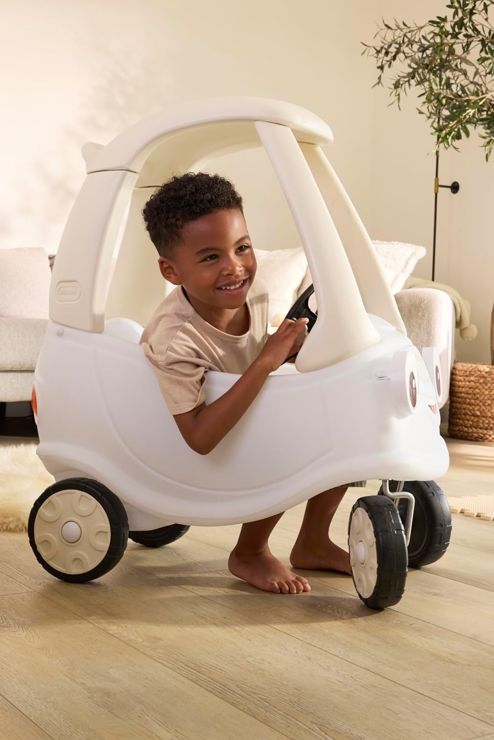 Little Tikes Cloud Collection Cozy Coupe – White, Classic Foot-to-Floor Ride-On Car, Working Door, Steering Wheel, Horn, Removable Floorboard, Indoor/Outdoor Push Car, Toddlers 18 Months to 5 Years