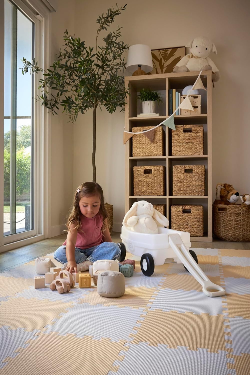 Little Tikes Cloud Collection Lil’ Wagon – White, Classic Kids Pull Wagon, Durable Plastic Toy, Indoor/Outdoor Play, Easy-Pull Handle, Boys and Girls Ages 18 Months+