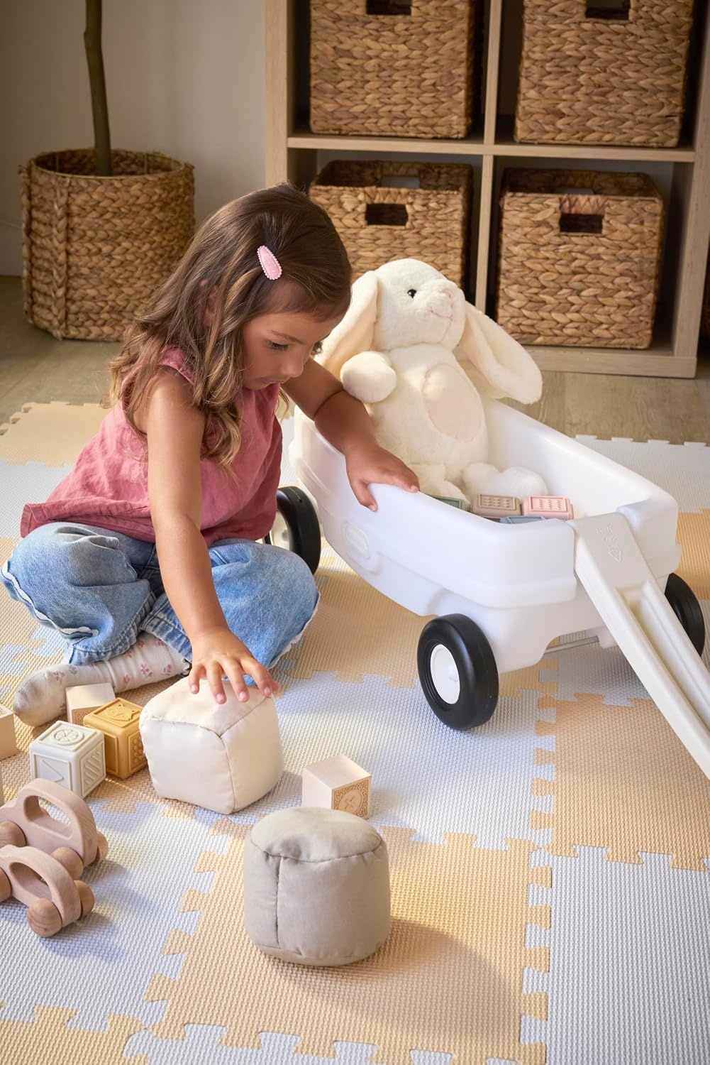 Little Tikes Cloud Collection Lil’ Wagon – White, Classic Kids Pull Wagon, Durable Plastic Toy, Indoor/Outdoor Play, Easy-Pull Handle, Boys and Girls Ages 18 Months+