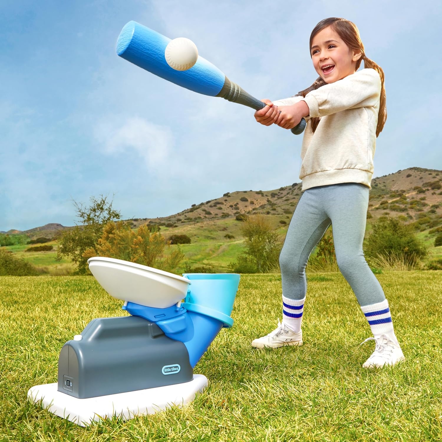 Little Tikes 2-in-1 Pop ‘n Pitch Trainer, Outdoor Sports Experience for Boys and Girls Ages 3+(ball)