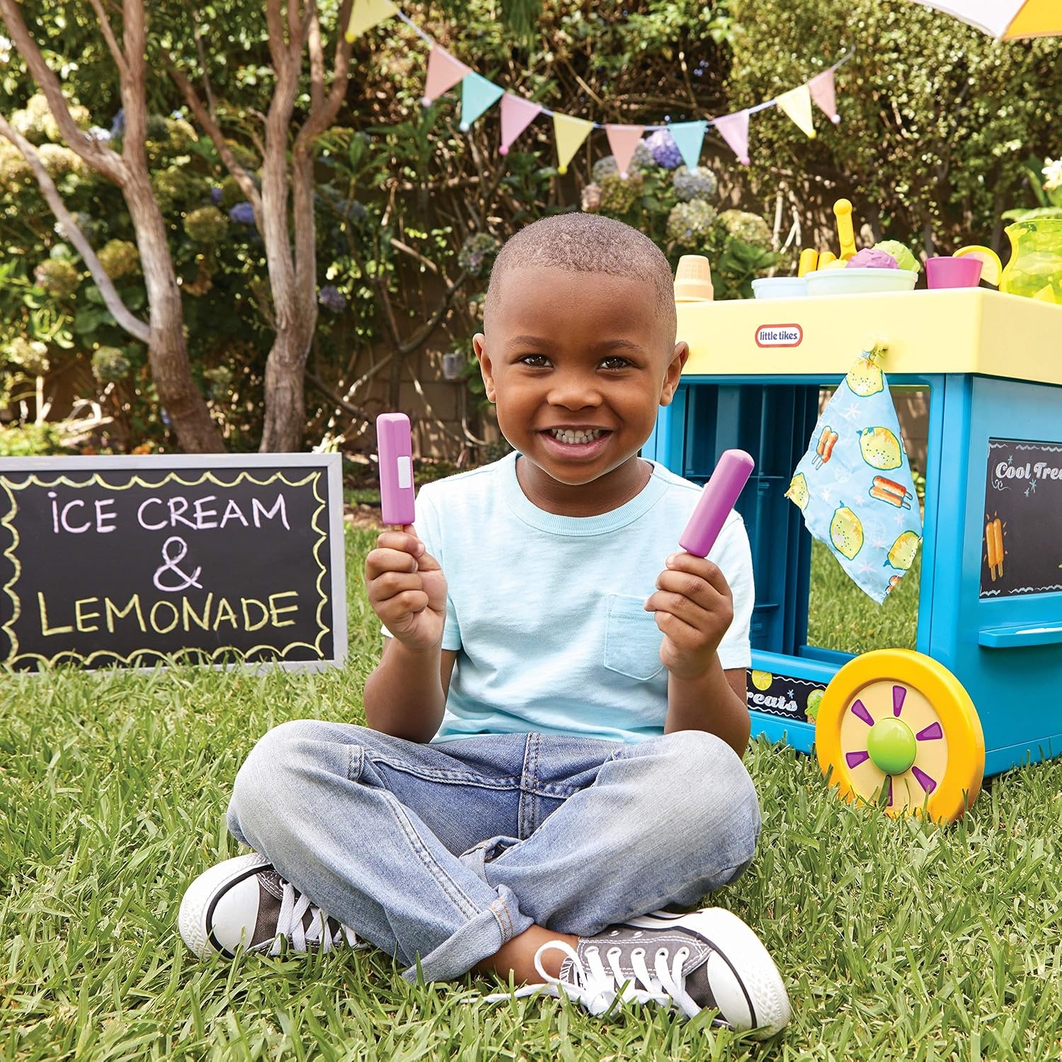 Little Tikes 2-in-1 Lemonade and Ice Cream Stand with 25 Accessories and Chalkboard For Kids Ages 2 plus(Stand)