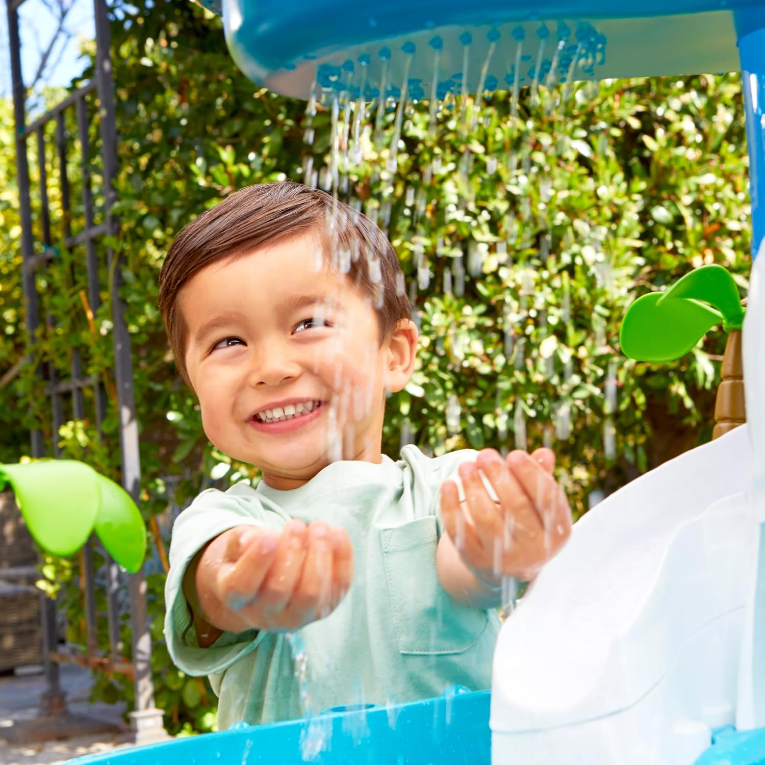 Little Tikes Waterfall Island Water Table (Amazon Exclusive) Activity Playset with Accessories, Outdoor, for Boys and Girls Ages 2-5 Years